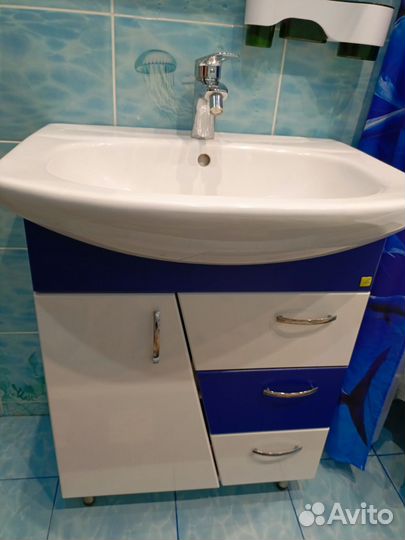 Продам раковина с тумбой и зеркалом б/у