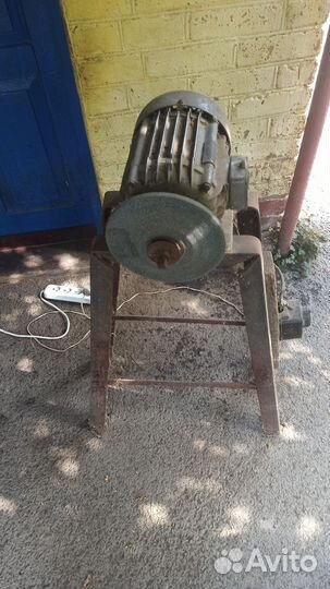 Электродвигатель 220в