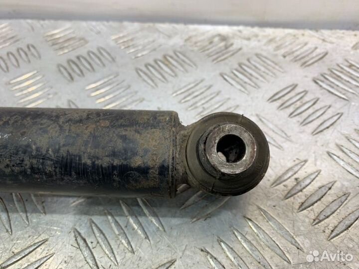 Амортизатор W212