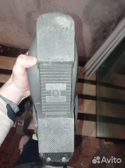 Горнолыжные ботинки