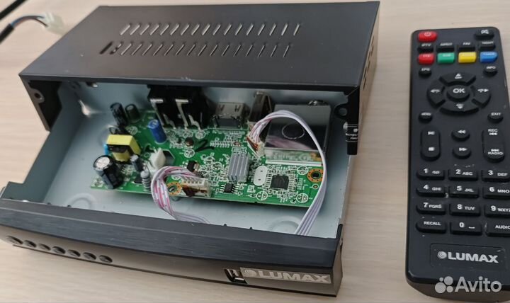 Цифровая приставка lumax dv4201hd (не включается)