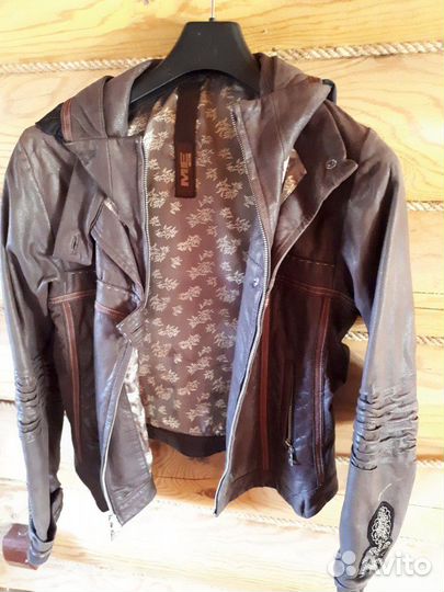 Кожанная женская куртка р-р 44