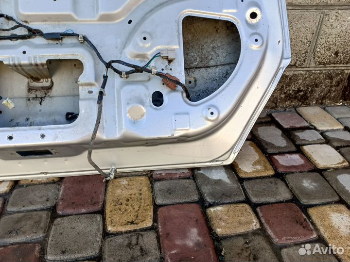 Дверь багажника