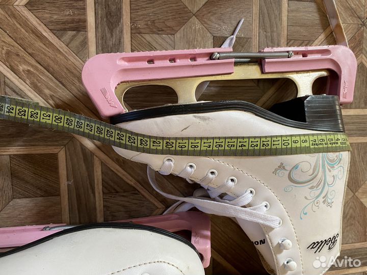 Коньки фигурные bella