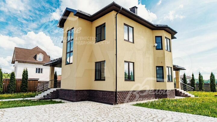 Дом 177 м² на участке 8 сот.