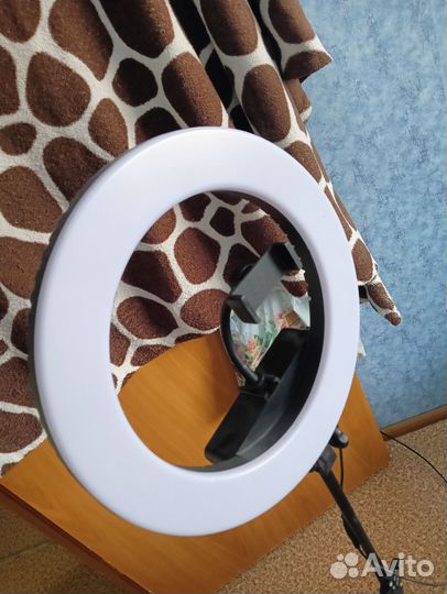 Кольцевая лампа со штативом