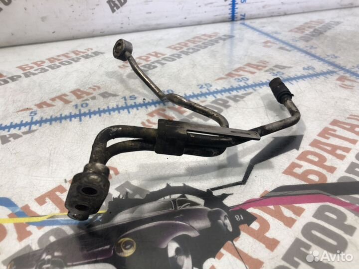 Ниссан Трубка / шланг охлаждения турбины подача