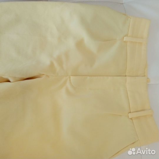 Жёлтые брюки Zara