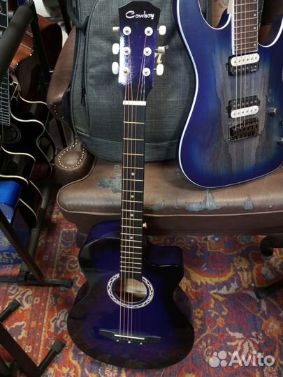 Гитара фиолетовая