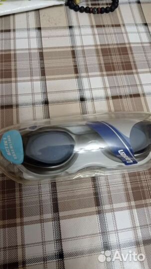 Очки для плавания