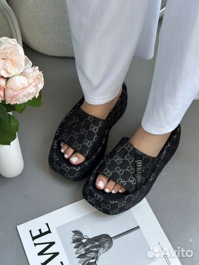 Босоножки женские