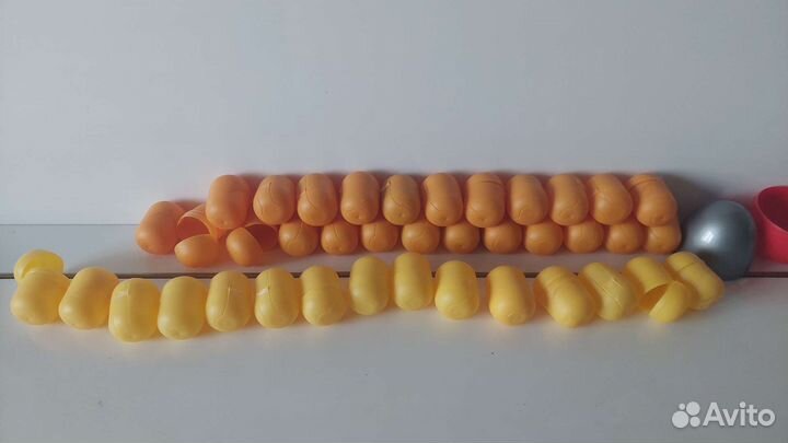 Капсулы от киндеров, маленькие баночки