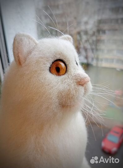 Валяная игрушка кот белый