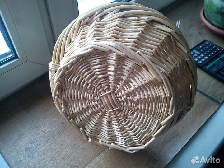 Корзинка плетёная с ручкой новая