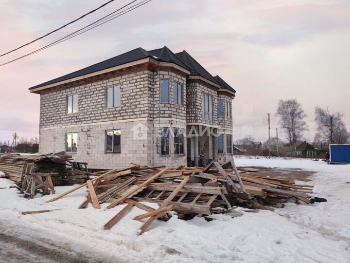 Дом 257 м² на участке 11,6 сот.