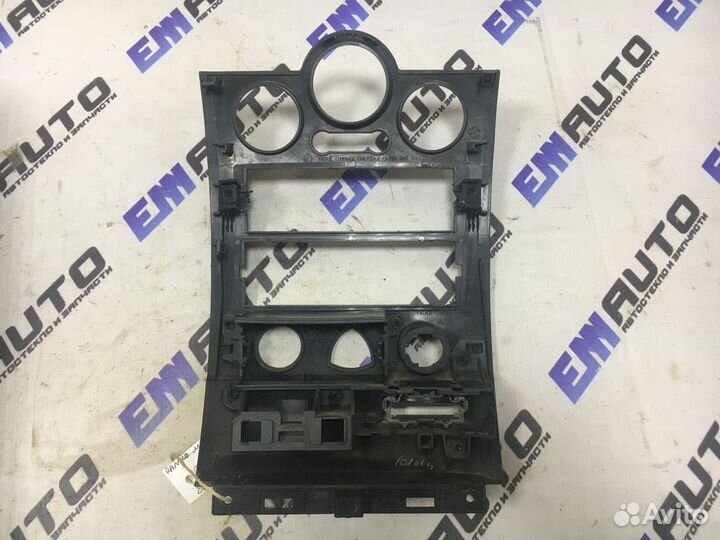 Рамка магнитолы Рено Меган 2