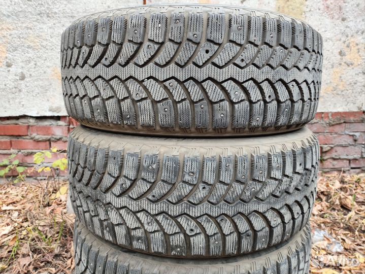 Bridgestone Blizzak Spike-01 205/55 R16