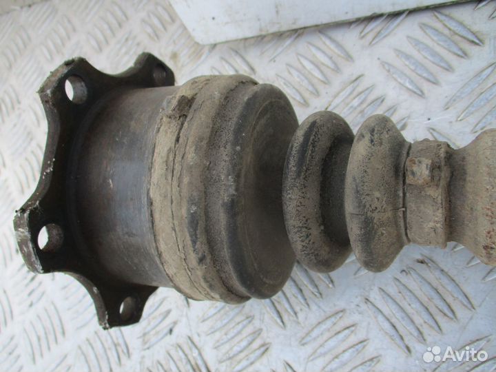 Полуось левая Фольксваген Пассат Б5 1998г