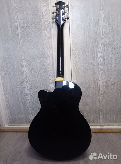 Акустическая гитара