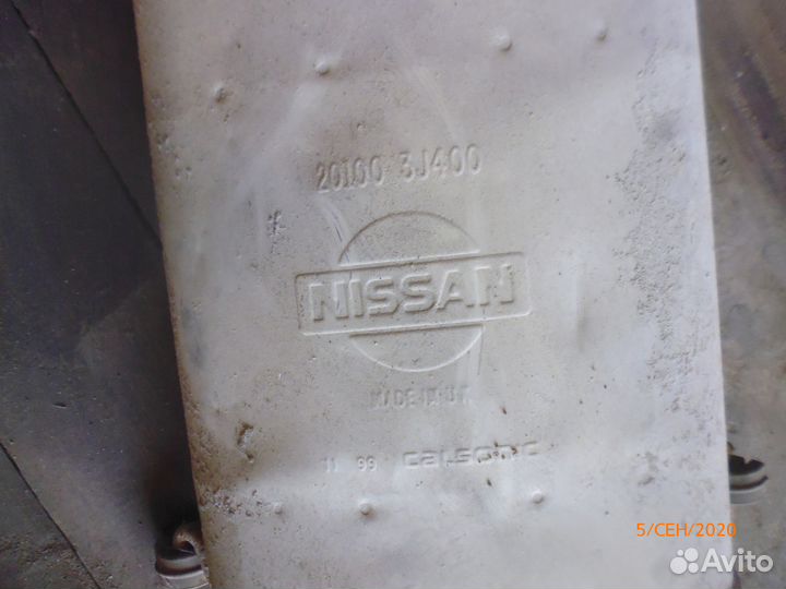 Ниссан примера р11. 2000г.в. глушитель
