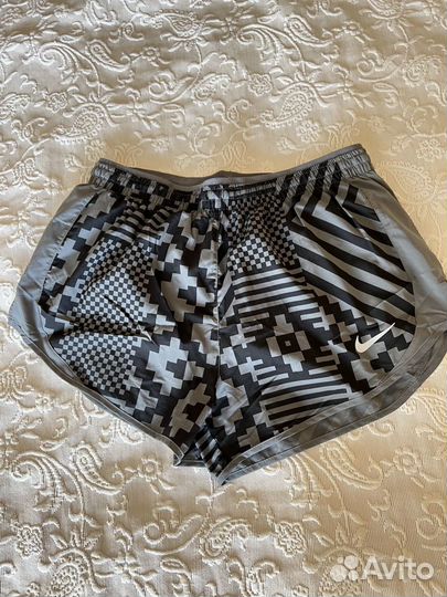 Шорты спортивные Nike