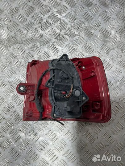 Фонарь задний левый Volkswagen Touran 1T3