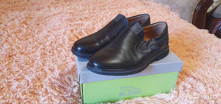Туфли школьные новые 33