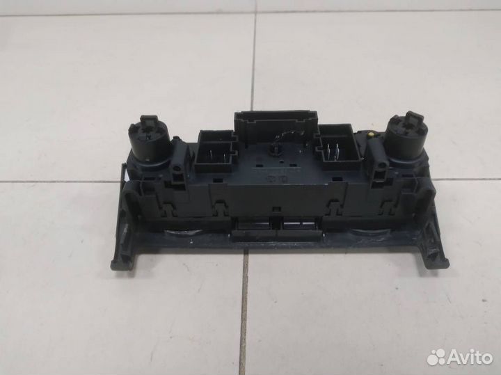 Блок управления отопителем Skoda Rapid 2012-2020