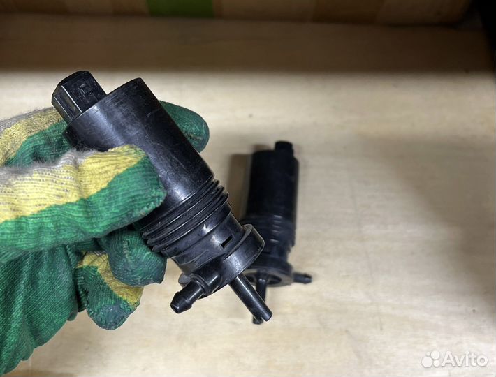 Моторчик омывателя фар Volvo S80 XC70 (10-16г)