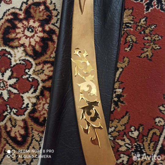 Бамбуковые трости и деревянные сабли