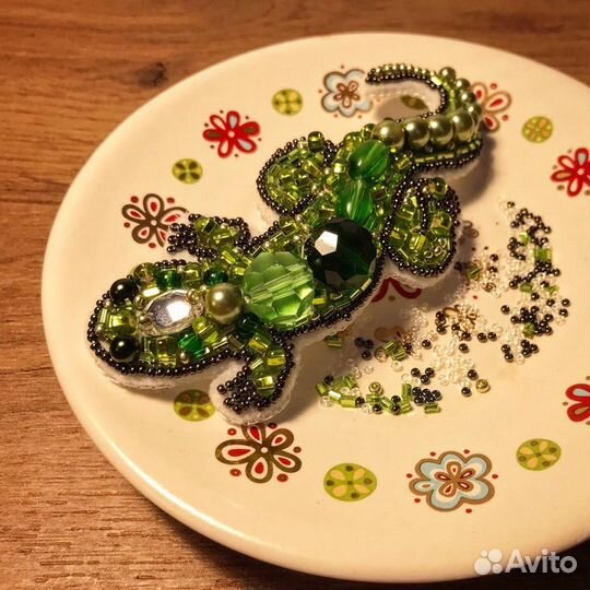 Ящерица. Брошь из бисера ручной работы