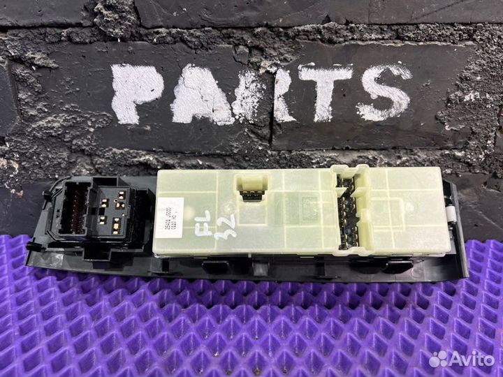 Блок управления стеклами передний правый Nissan