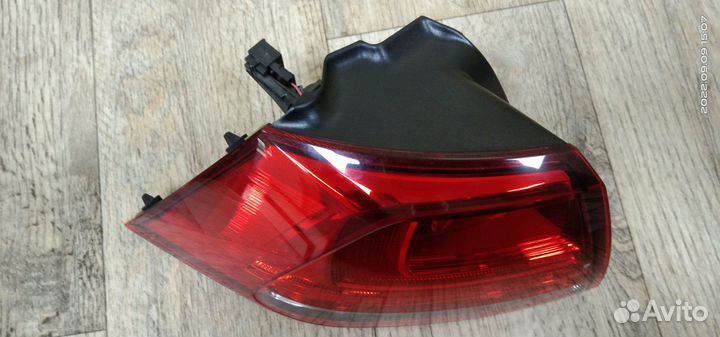 Фонарь задний наружный Volkswagen Golf 7 (2012-201