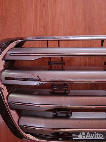 Решетка радиатора Тойота ленкрузер 200