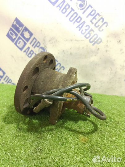 Ступица задняя левая Skoda Superb седан 1.8 AWT