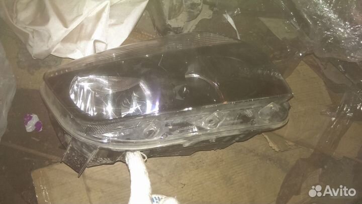 Фара правая Renault Duster
