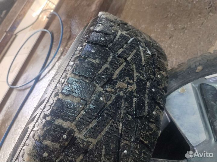 R16 Roadstone Winguard WinSpike 235/70, PCD 5x114.3 DIA 67