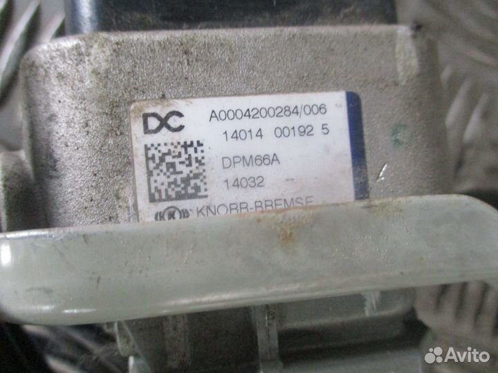 Кран ручного тормоза в сборе Mercedes-Benz А000420