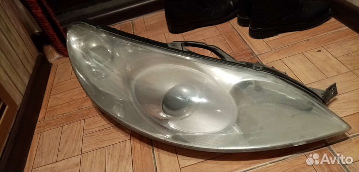 Фара правая галоген пежо 407
