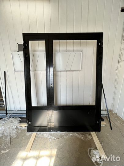 Дверь входная алюминиевая