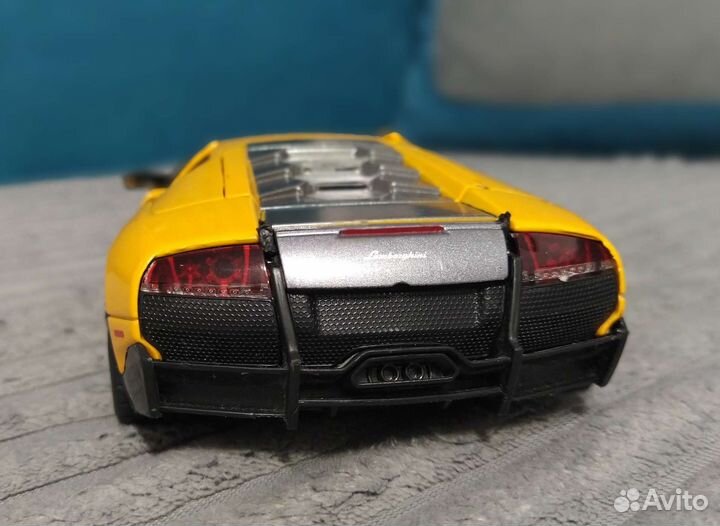 Модель коллекционная 1:24 Lamborghini Murclelago