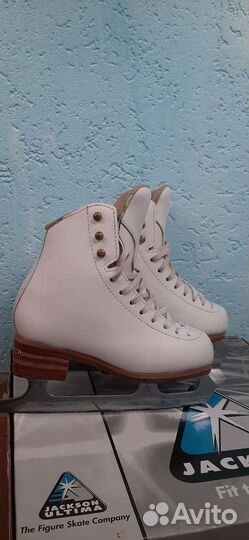 Фигурные коньки jackson elle