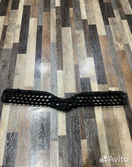 Решетка радиатора Toyota Vitz ncp10