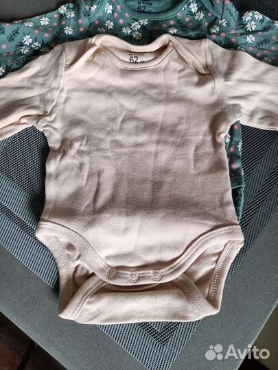 Боди для девочки 3шт на 3мес. новое