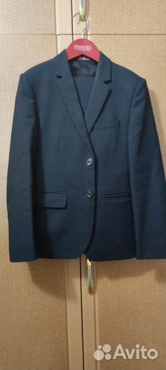Продам школьный костюм