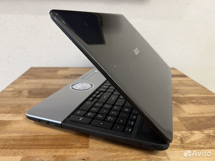 Быстрый идеальный Acer 6Gb SSD+500Gb держит 4 часа