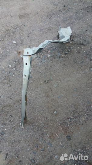 Левая часть передней панели Субару трибека до рест