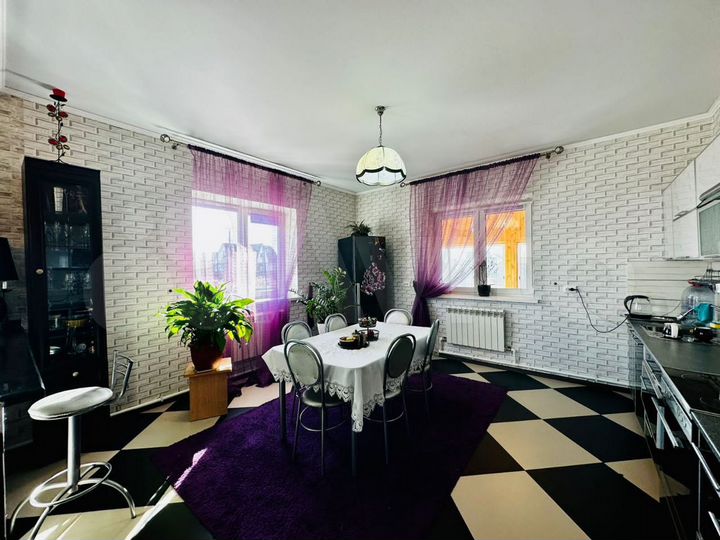 Дом 185 м² на участке 15 сот.