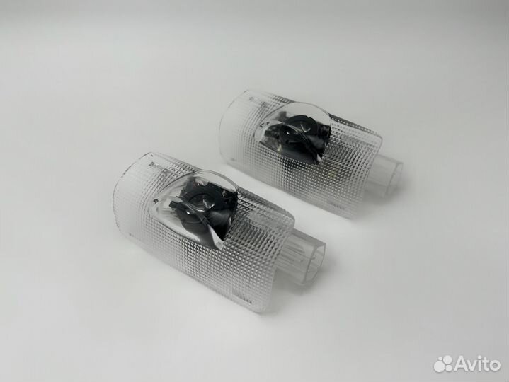 Проекция логотипа Lexus на двери Тип 2