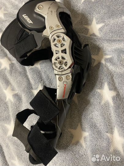 Кроссовые наколенники шарнирные